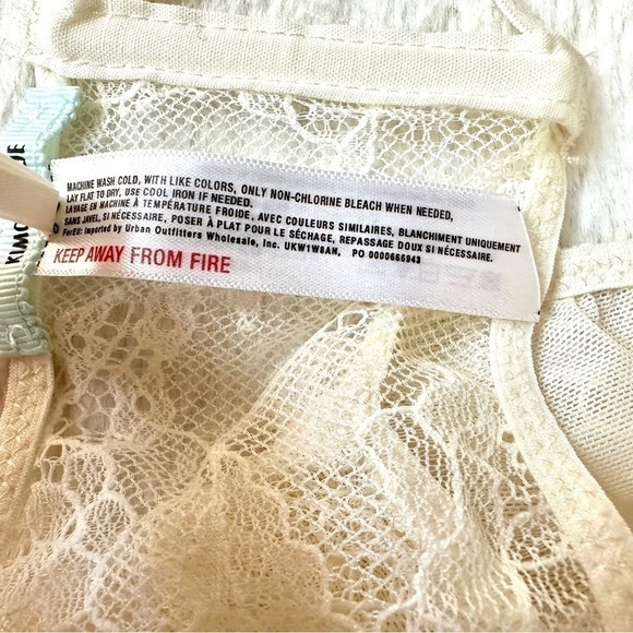 Kimchi Blue Urban Outfitters Yellow Cream Lace Bandeau S - Picture 10 of 11
